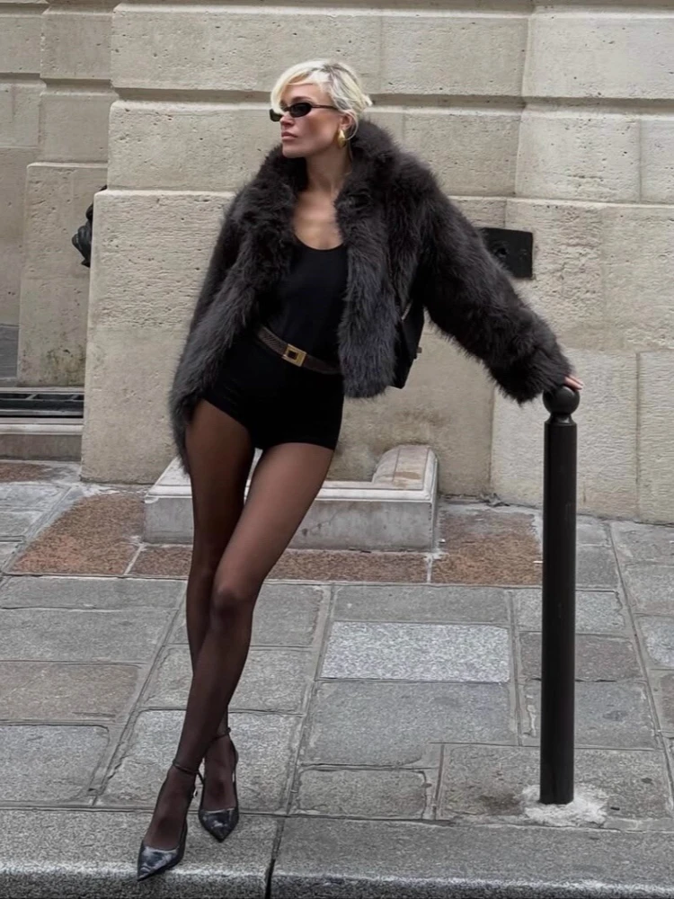 

Женская модная короткая куртка из искусственного меха с роговыми пуговицами, с высоким воротом и длинными рукавами, с эффектом искусственного меха, с роговыми пуговицами, осенняя новинка для женщин