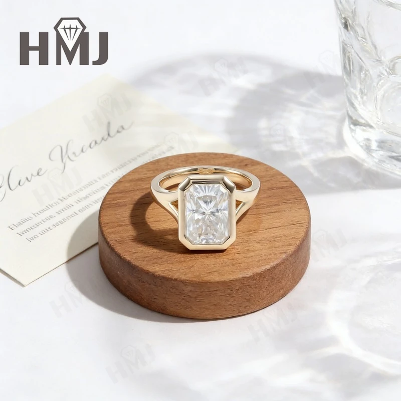 

Radiant Cut Moissanite Ring in 10K/14K/18K Gold Sparkling Engagement Ring Wedding Band Luxury Anniversary Gift for Her
