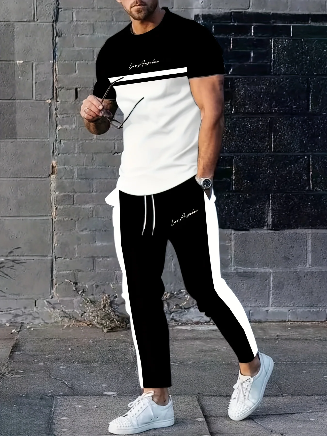 

Summer men's fashionable contrasting printed breathable and comfortable round neck T-shirt and pants set outdoor casual wear