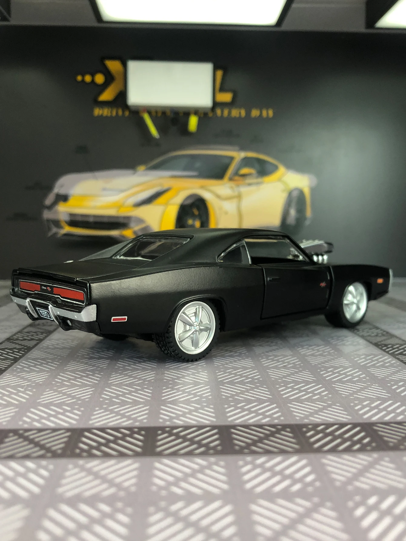 Rastar 1:36 simulação liga de zinco carregador de cunha RT 1970 modelo de carro, ornamento estático, carro de presente colecionável de metal