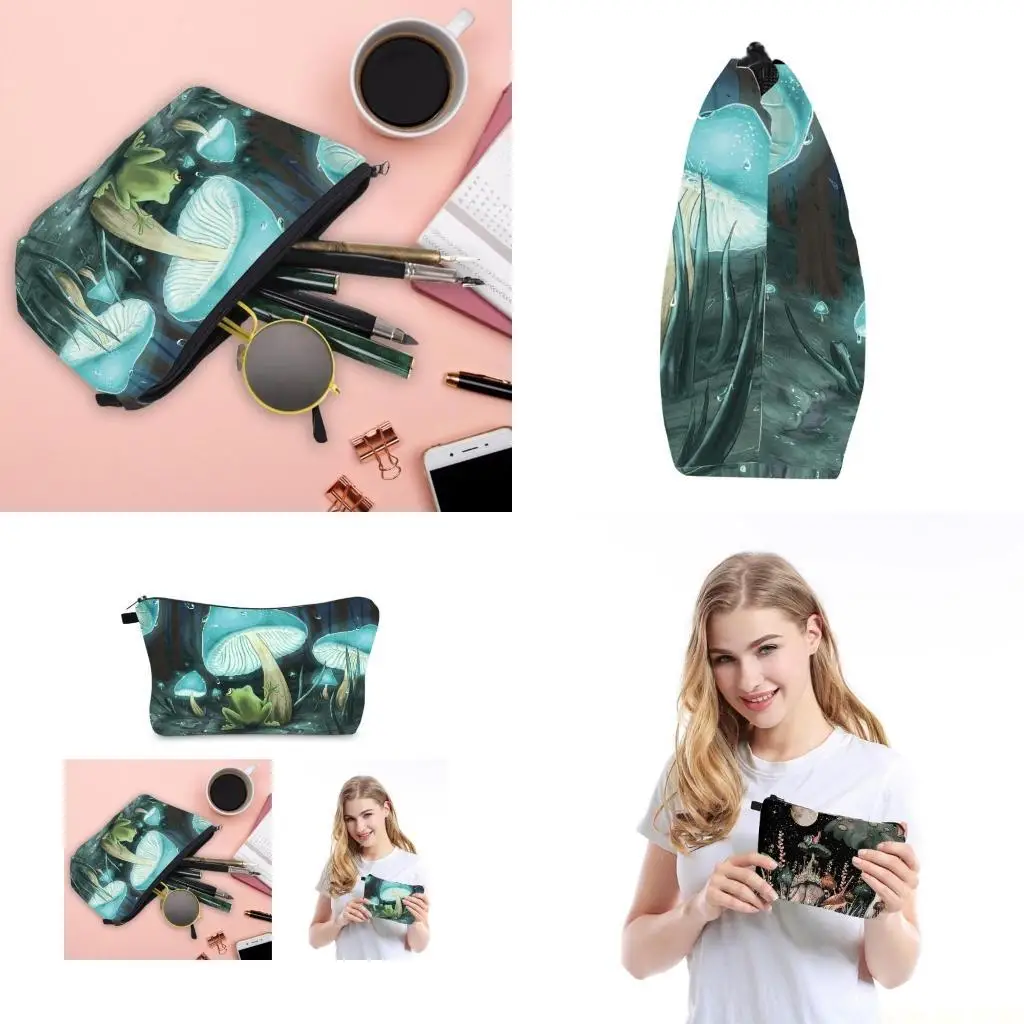 

X90D Mushroom Makeup Bag Convenient and Versatile Cosmetic Storage Solution