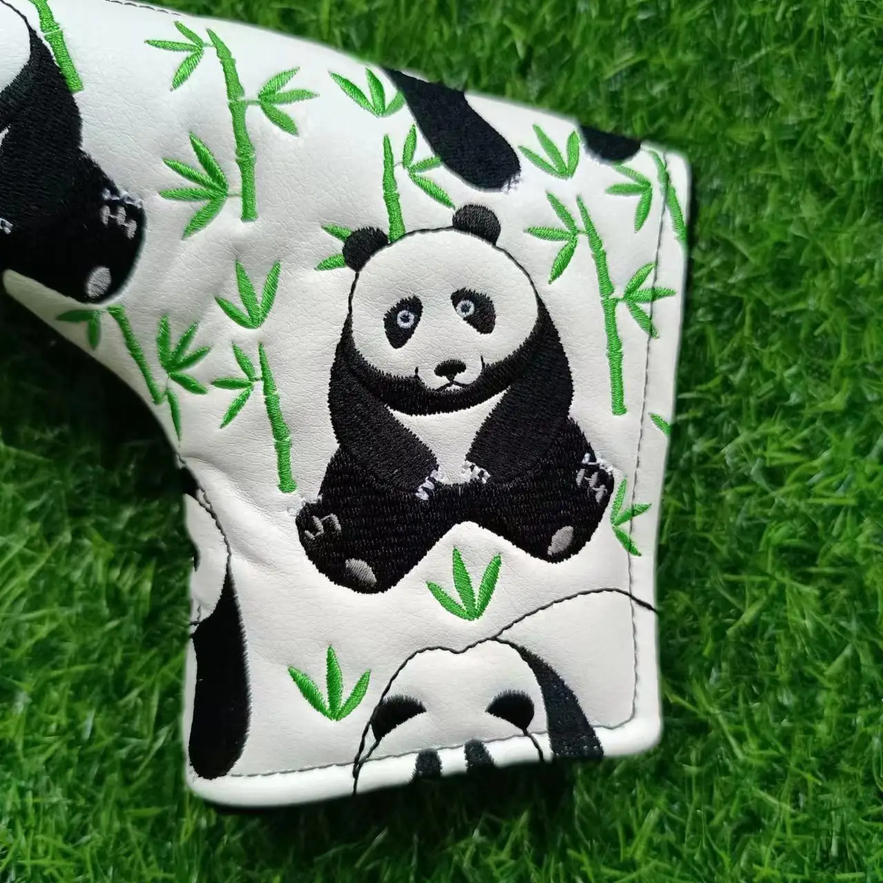 BAOLEDA الباندا مضرب الغولف رئيس يغطي شفرة نادي غطاء الرأس بولي Leather الجلود حامي غطاء أسود أبيض يناسب جميع مضارب الرجال النساء