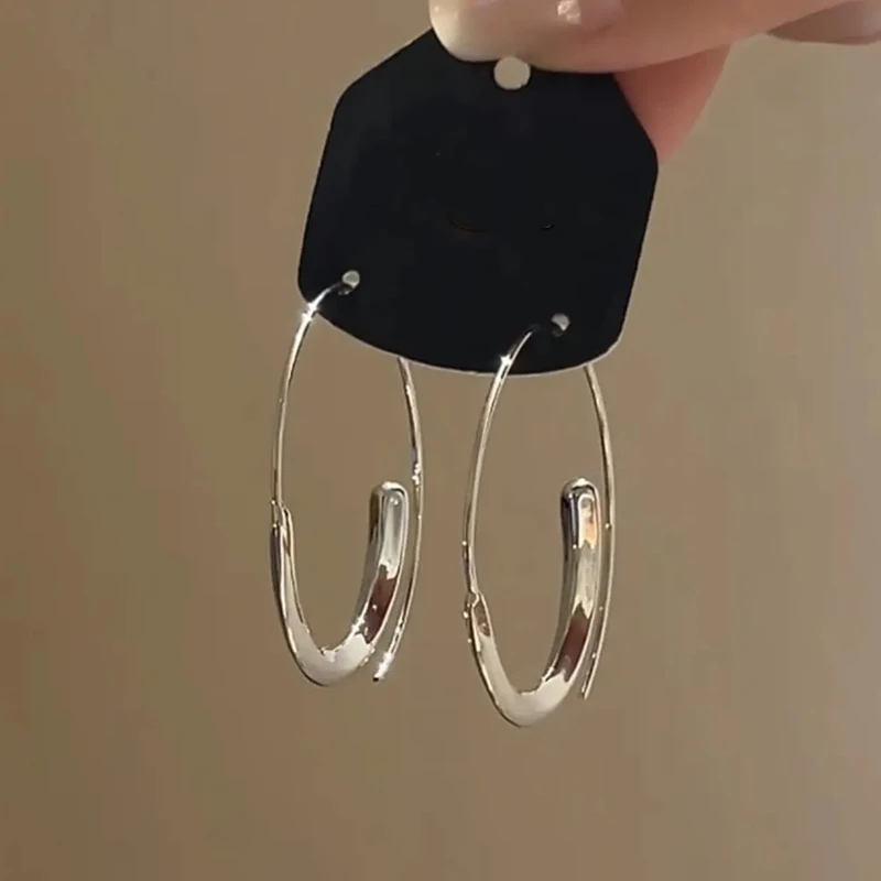 

Простые и глянцевые серьги в форме круга для женщин, модный дизайн, серьги, подходящие для повседневных ювелирных подарков на вечеринках