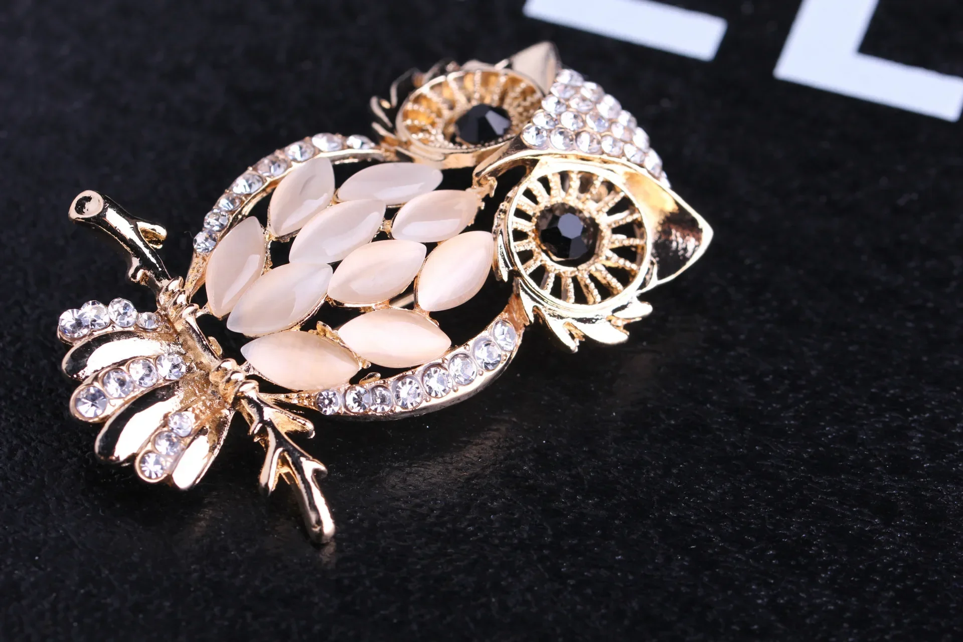 Fashion Cute Gem Owl Brooch Women\'s Clothing Dress Pin Trendy Jewelry Girl Gift