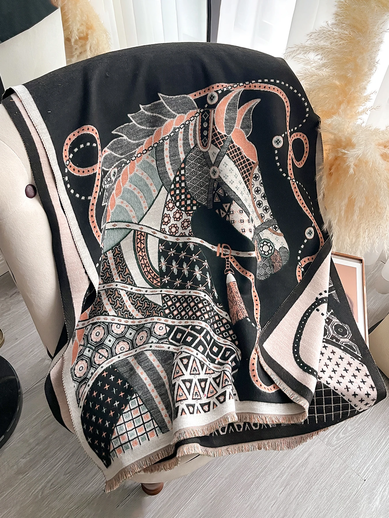 Eleganter Pashmina-Schal mit Pferdemuster für Damen, luxuriöser Kaschmir-Schal, dick, warm, Herbst- und Winterdecke, Stola, langes Design – Detail 15