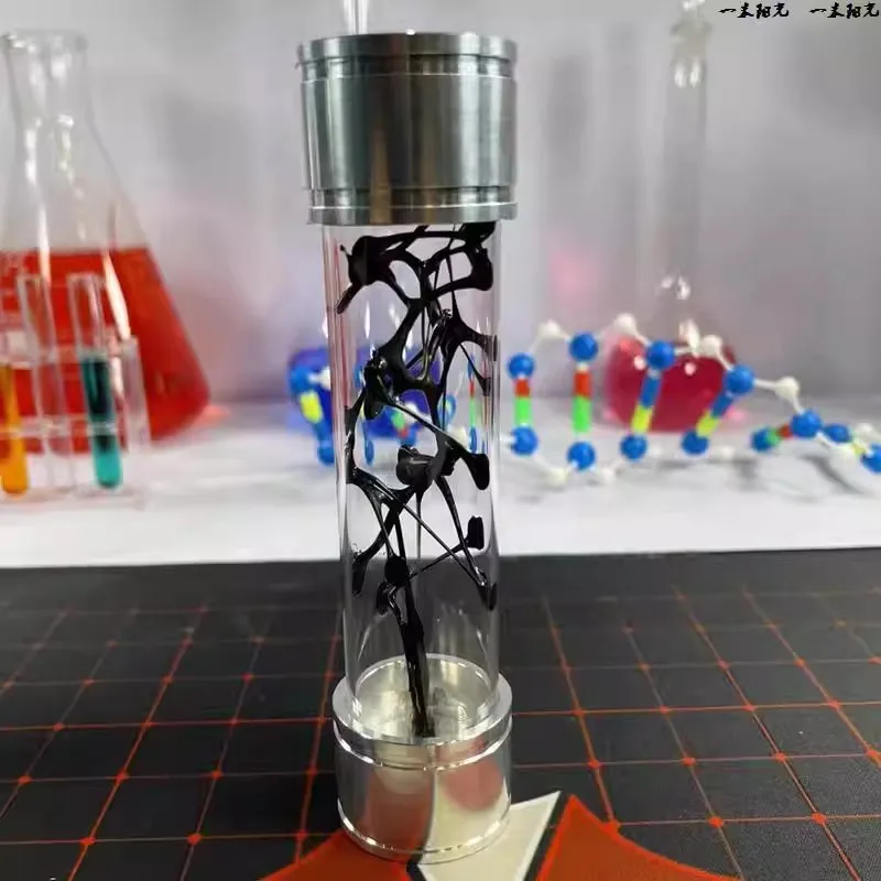 

Модель вируса Т из Resident Evil с флаконом-ингибитором, спиральным дизайном корпуса и набором игрушек с жидкими частицами вируса, игровой мерч