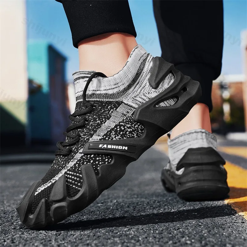 

2025 Spring New Men Low Top Breathable Fly Weave Versatile Running Shoes Fashion Trend Comfortable Lightweight Daily Sneakers