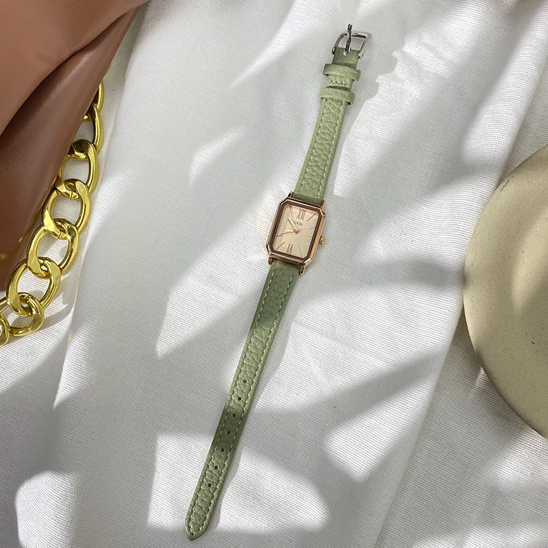 

Exquisite Women'S WristwatchSquare Design With Leather Strap, Exuding A Luxurious And Vintage Feel, Perfect As A Gift For Women.