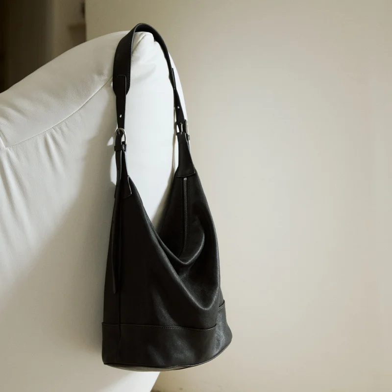 

Sheepskin double-handle bucket bag for women, shoulder and crossbody, large capacity commuter bag