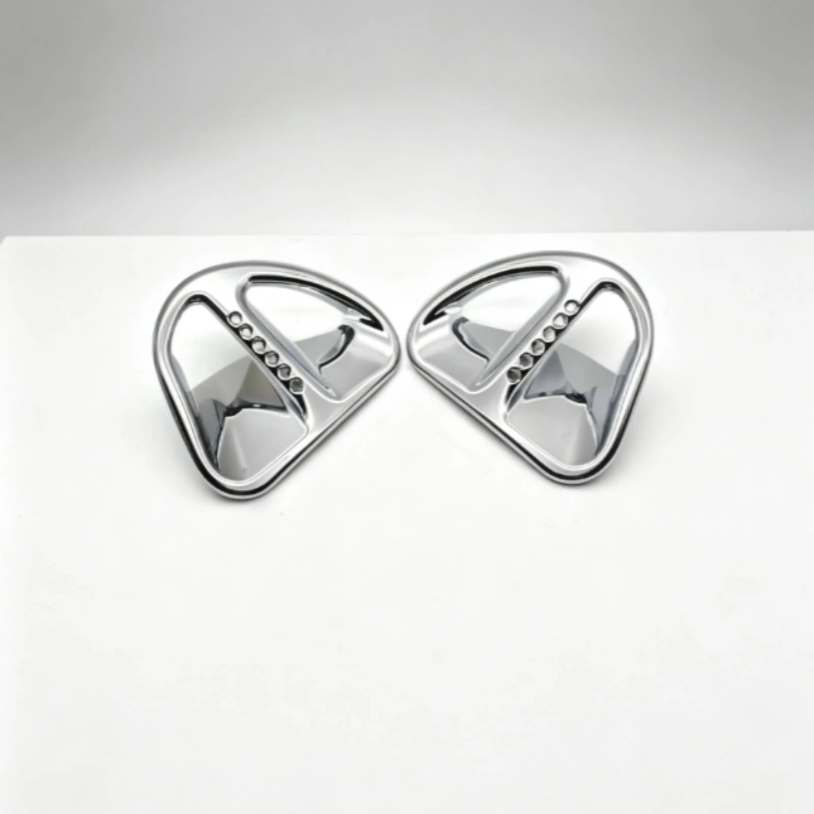 Picture 5: 2 Pieces Air Intake Grille Trim Easy-to-Install Fairing Intake Trim Motorcycle Accessory Sturdy Stylish for Motorcyclists