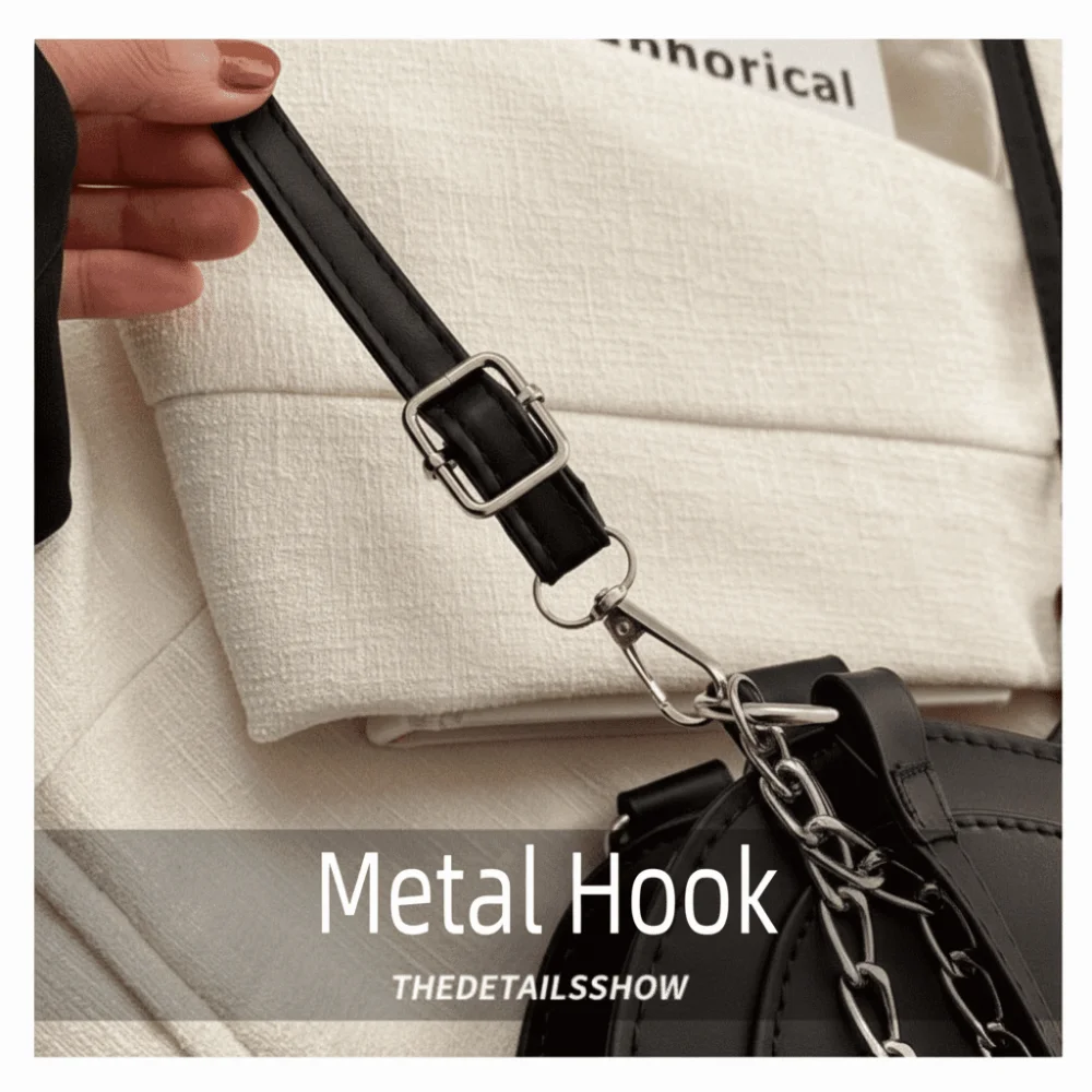 

Fashion PU Leather Black Shoulder Bag Chain Rivet Large Capacity Gothic Tote Bag Portable Heart Shaped Messenger Bag Girls