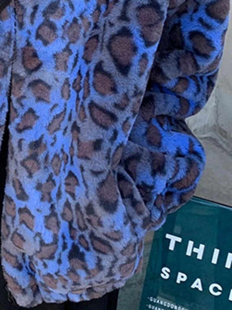 Chaqueta mullida de invierno para mujer, abrigo de piel sintética de leopardo azul, abrigo de manga larga con cremallera, chaqueta suave y cálida, moda coreana