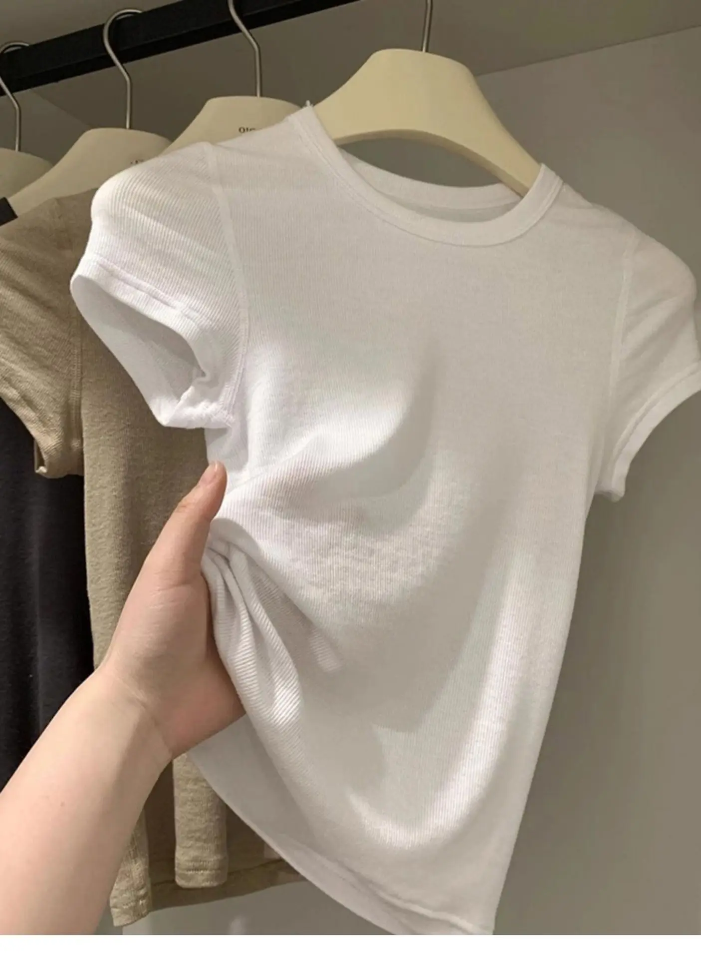 تي شيرت نسائي صيفي قصير الأكمام للتخسيس بلون سادة