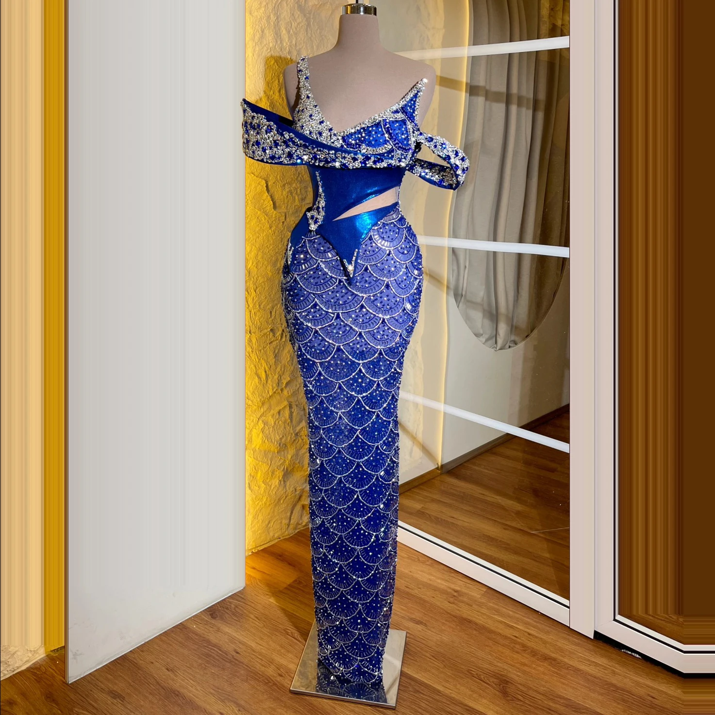 Stylish Royal Blue Mermaid Designer Evening Gown Crystal Beaded One Shoulder Fish Scale Prom Party Plus Size Dress Customized