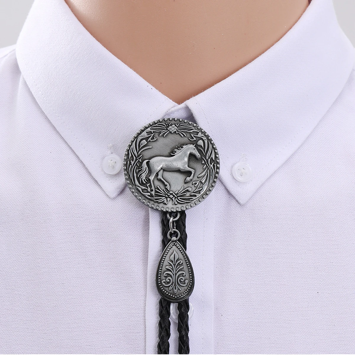 

Sue Che Men's Retro Round Horse Embossing Design Bolo Tie Drop-shaped Fashion Accessory