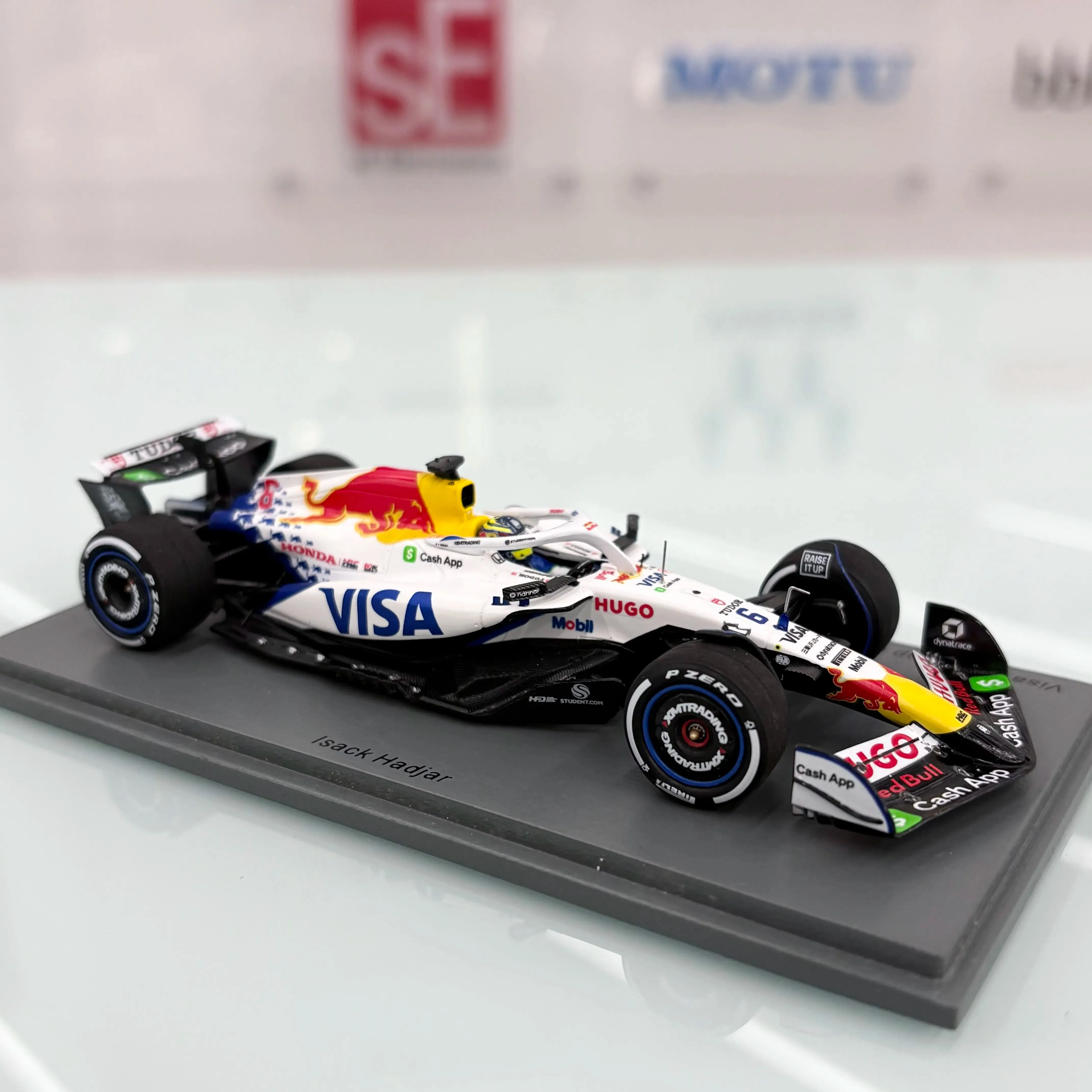 Spark 1/43 Scuderia AlphaTauri F1 RB02 Isack Hadjar Pirelli Tag Japanse GP Auto Model Limited Edition Collectible Cars Jongen Geschenken