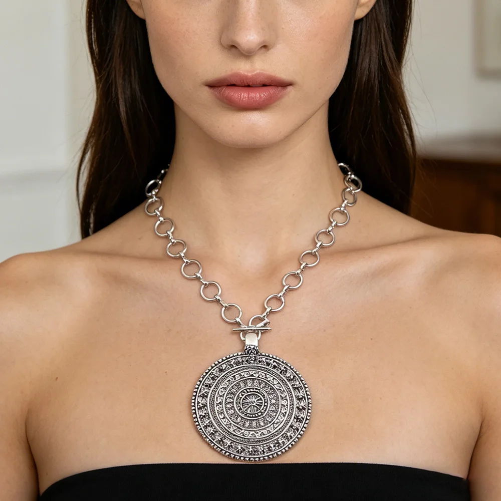 Thumbnail 2 - #59 Best Chunky Chain Necklaces to Buy In 2026
