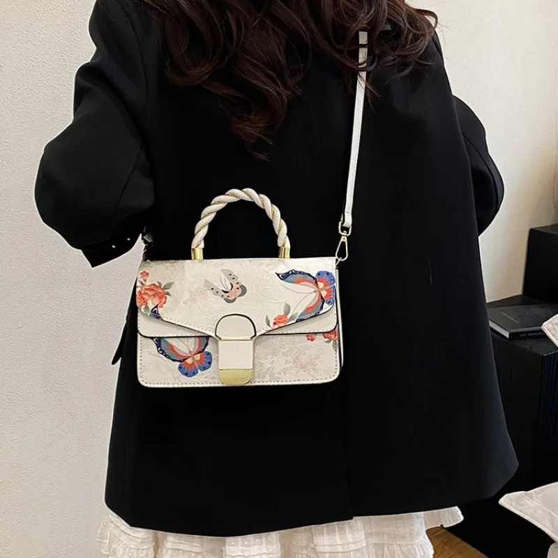 

Chic Ladies Handbag With Accented Double Stitching Underarm Shoulder Bag For A Refined And Tailored Look