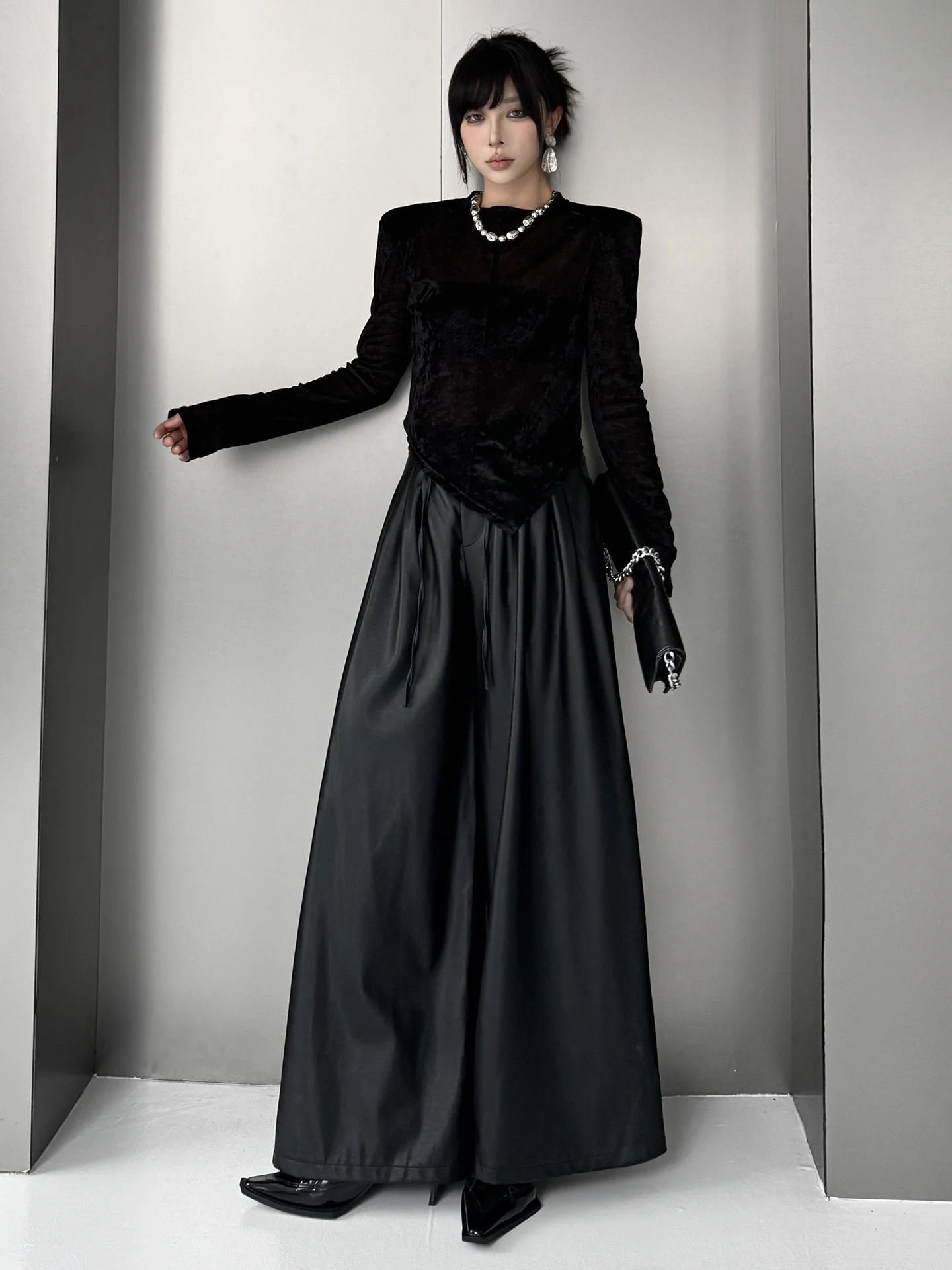 

Брюки с высокой талией и широкими штанинами, повседневные, из искусственной кожи, свободного кроя, стройнящие, модный дизайн, осенне-зимние, свободные, удобные, повседневные брюки