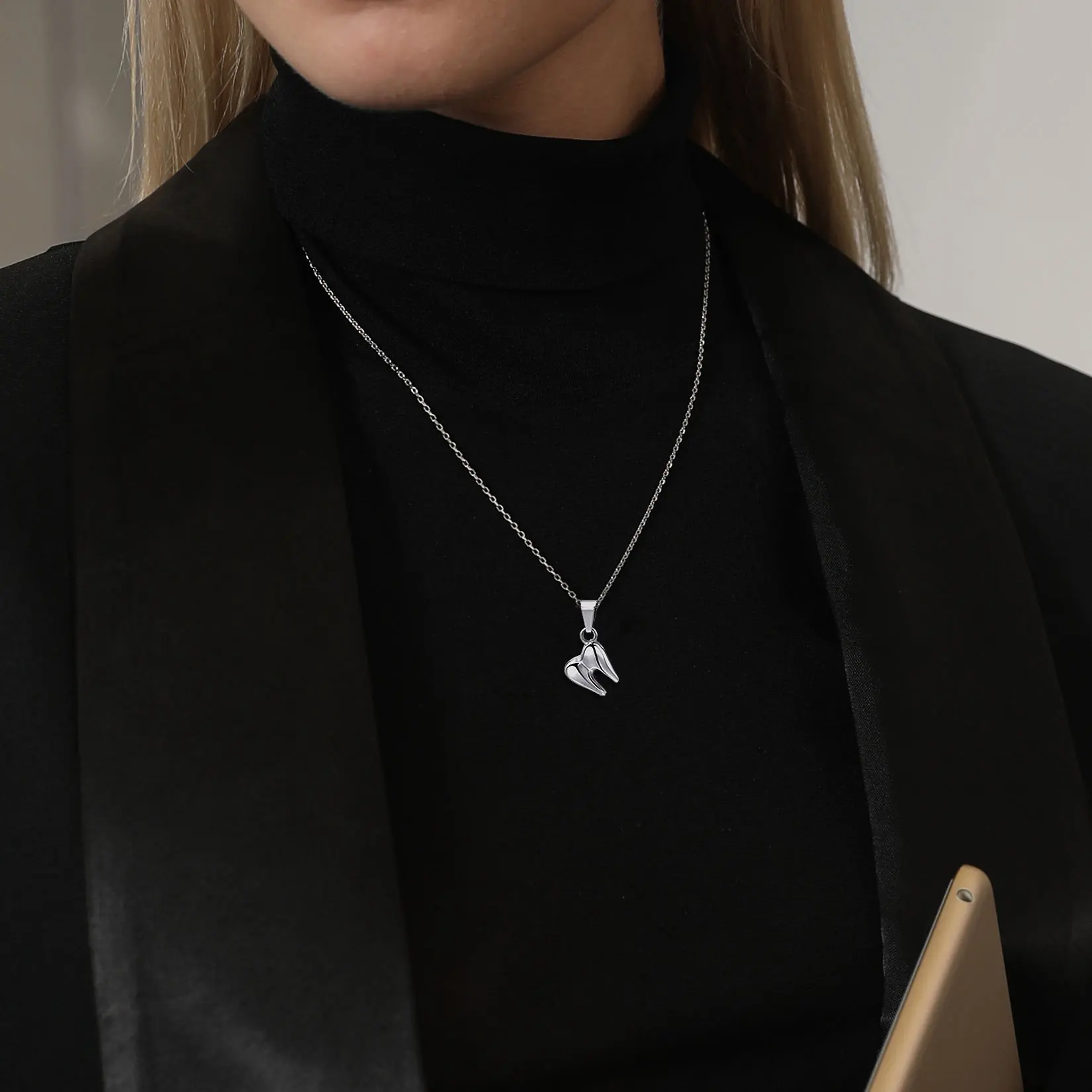 Tooth Necklaces Men Woman 316L Stainless Steel Premolar Shape Teeth Pendant Jewelry Gift for Child Dentist Doctor Nurse