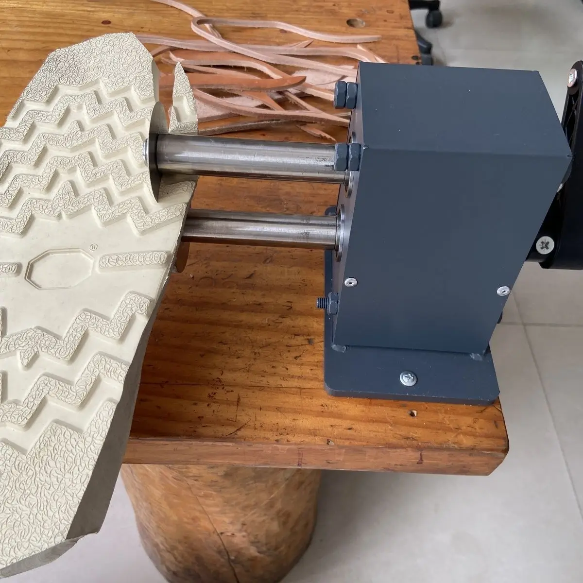 Manual Multi-material Shoe Sole Cutting Trimming Machine Leather EVA Rubber PU Polyurethane Cutter Shoe Sole Cutting Machine