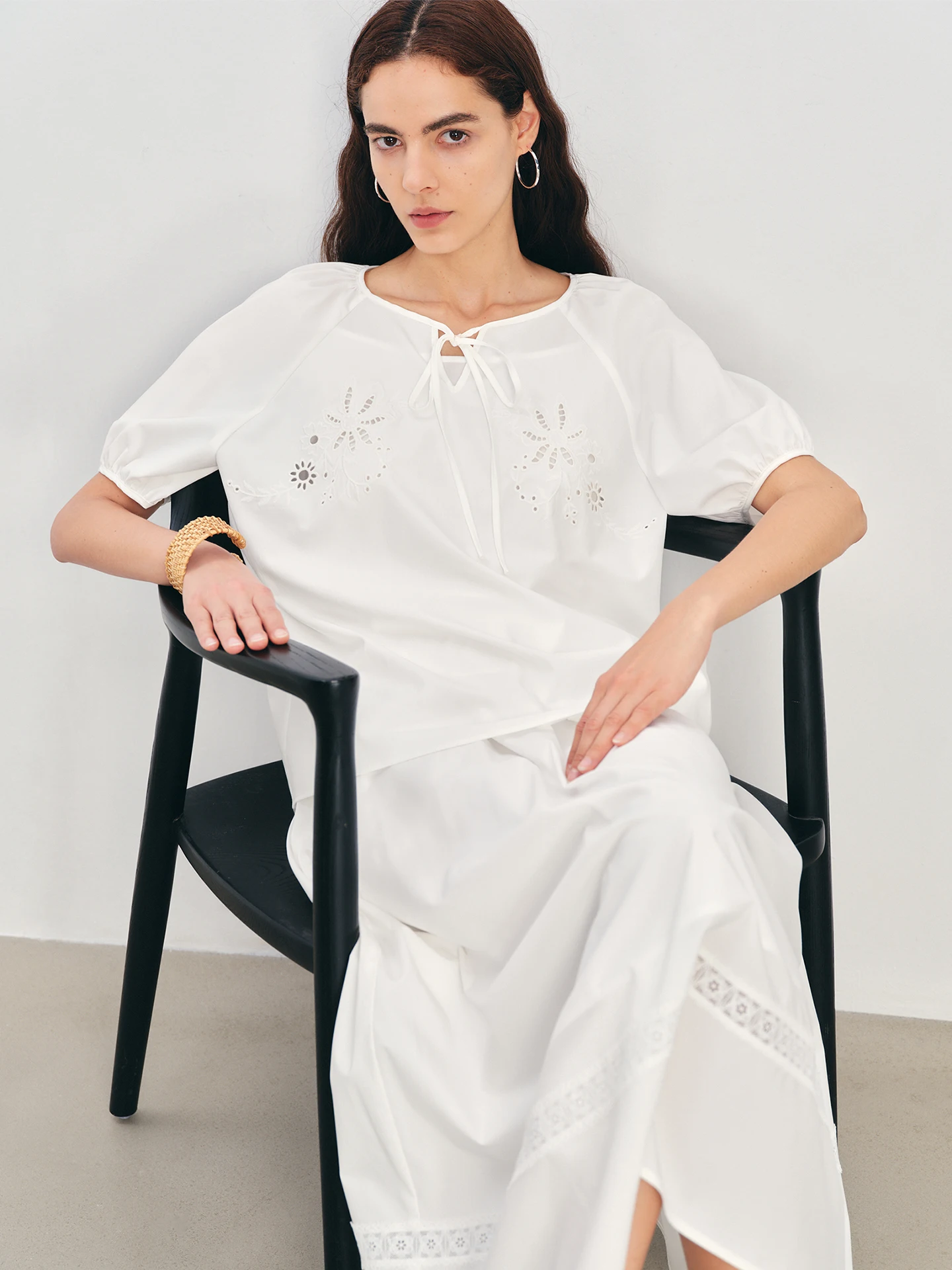 

Elegant Embroidered Hollow out Shirt Skirt Set Women's Summer Fashion Two-Piece Suit Short Sleeve round Neck Casual Wear