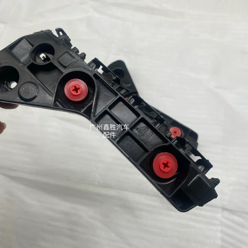 1pc For TOYOTA HILUX REVO ROCCO Front Bumper Bracket Carabiner