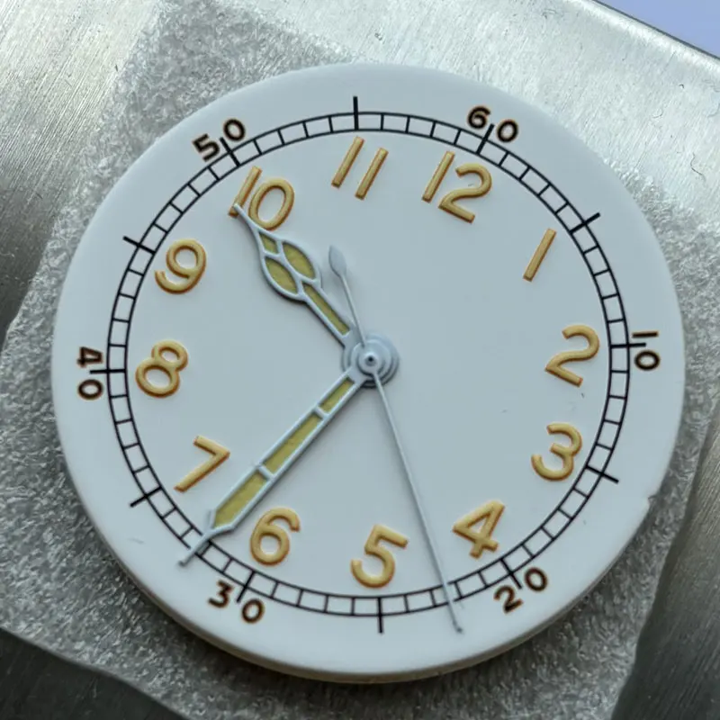 

Watch Parts Vintage Style 28.5mm White Sterile Dial Super Green Luminous Date Window Suitable For NH35/36 Automatic Movement