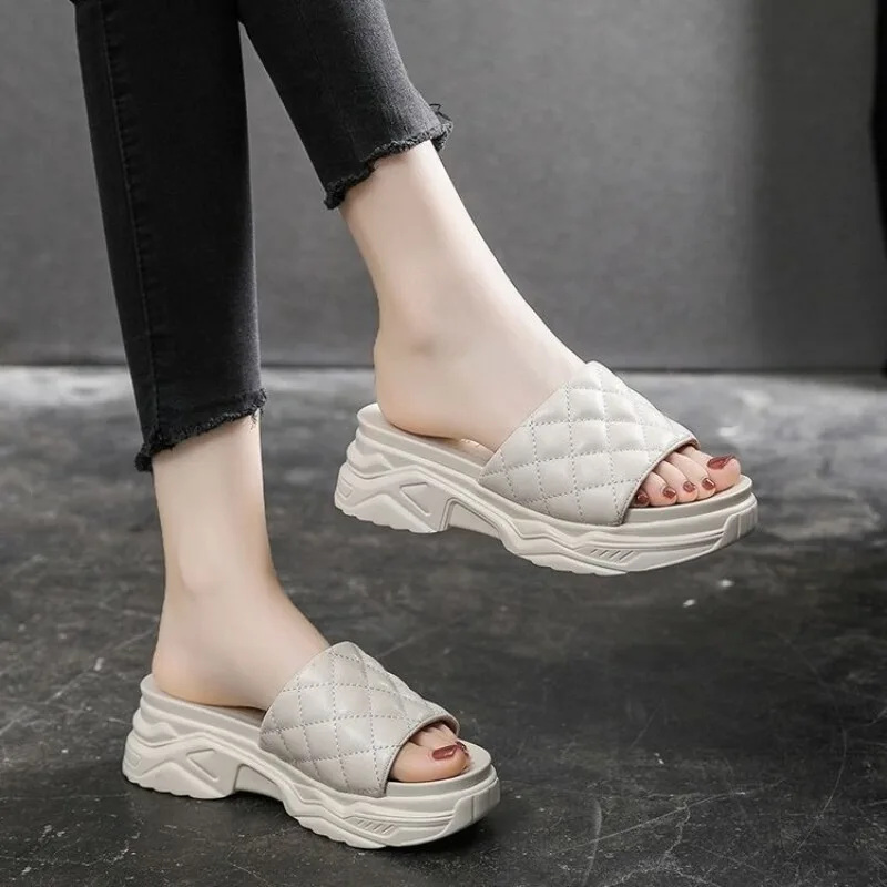 chinelos-de-cunha-com-plataforma-para-mulheres-sapatos-macios-de-verao-estilo-casual-luxo-lazer-moda-roma-saltos-de-casco-2020