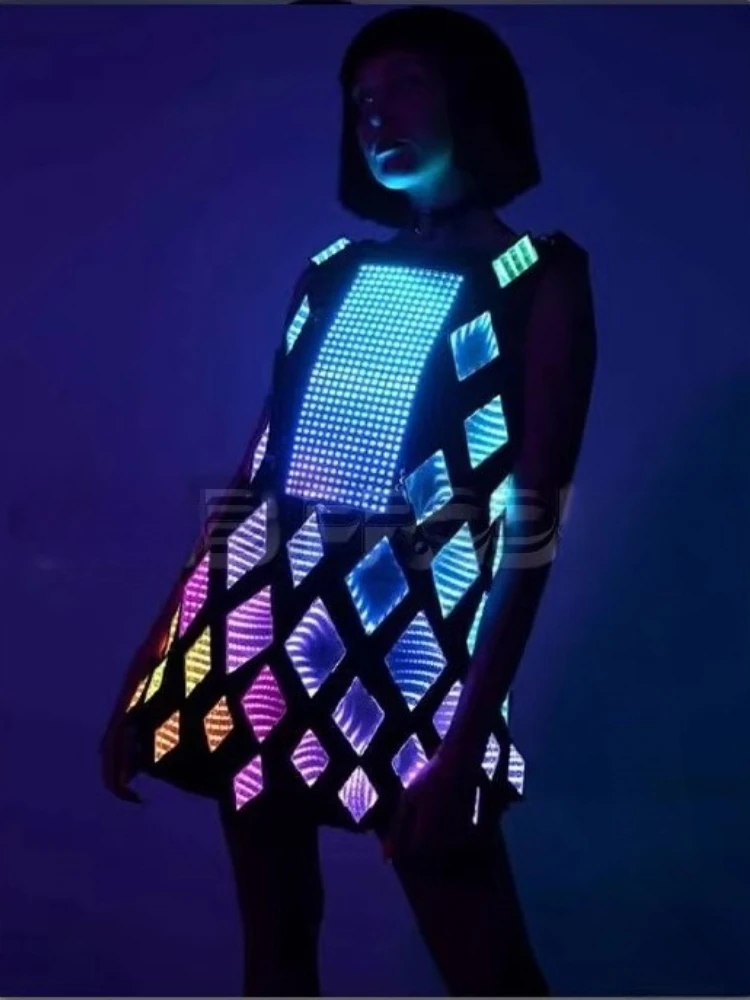 LED Colorful Programmable Abyss Mirror Dress Custom Logo High-tech Performance Wear Bar Nightclub Party Halloween Cosplay Suit