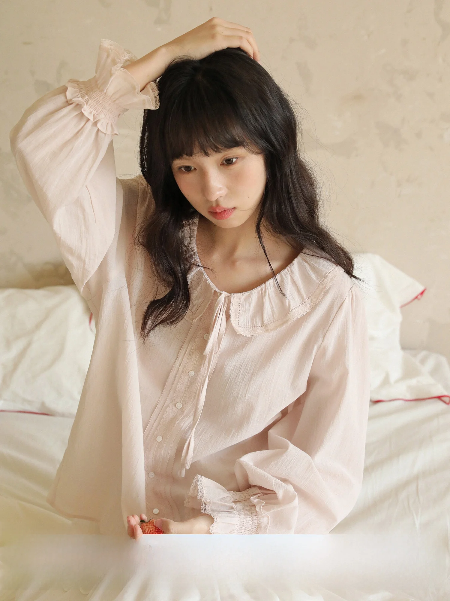 

Pink Long Sleeve Strawberry Lace Collar Shirt Women's Spring Fashion Small Size Top Elegant Cotton Sweet Style Bubble Sleeve