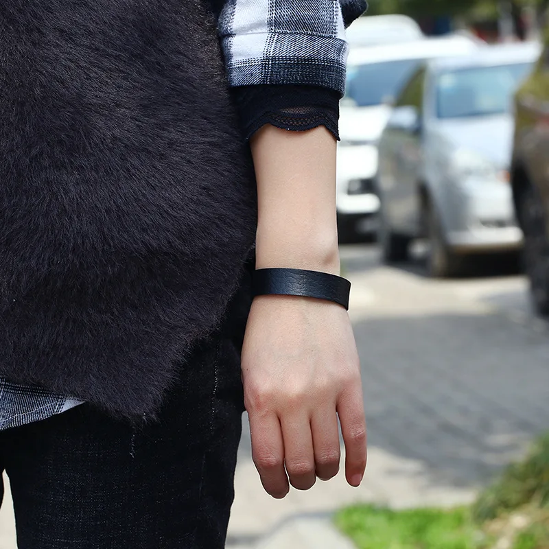 Punk  Harajuku  Fashion  Korean version  Ms  Adjustable  Leather  Simple  All-match  Chroma  Pupil  Bracelet  Accessory