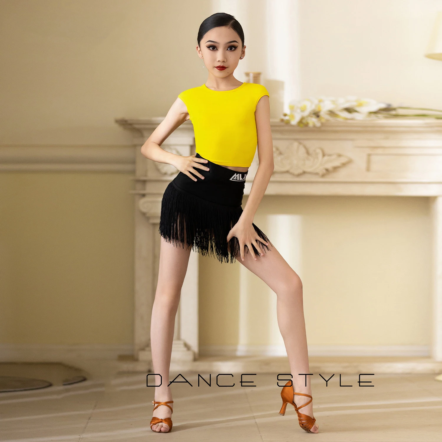 2025 trajes de desempenho de dança latina para meninas manga curta borla saias terno chacha rumba tango vestido roupas latinas dqs21414