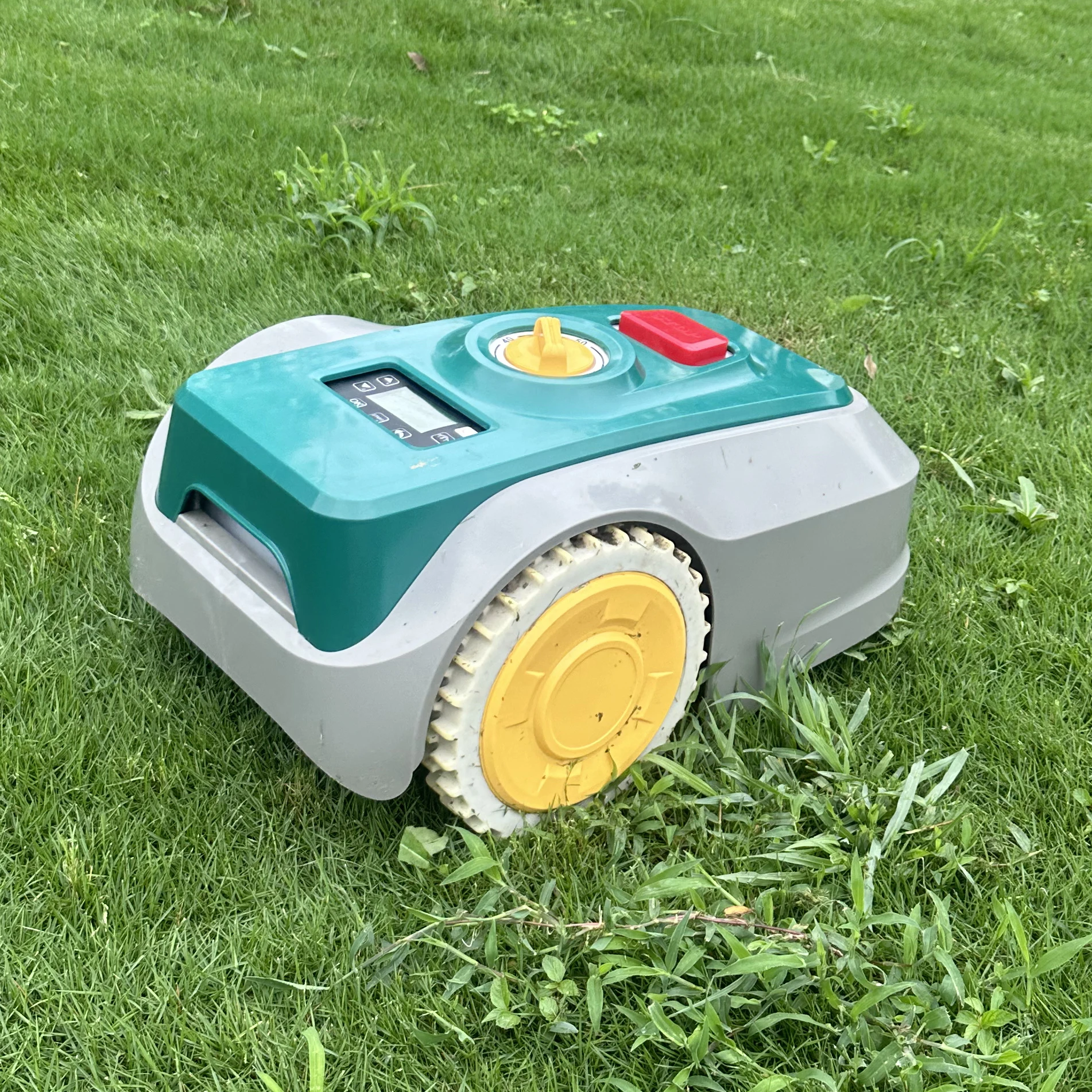 Factory Price Electric Lithium Battery 2.0Ah Robot Lawn Mower Machine Cut Grasser Robotic Lawnmowers For Lawn Maintenance