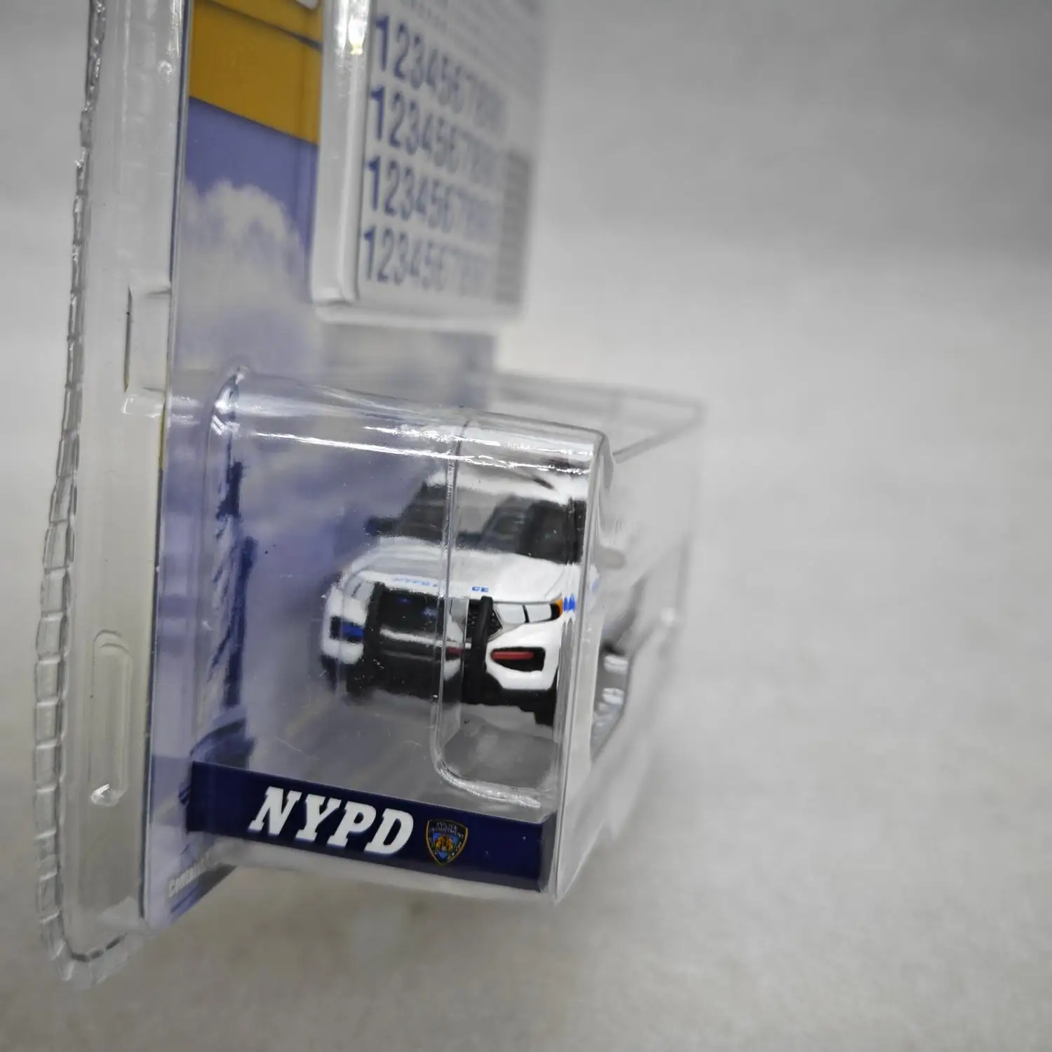 1:64 2020 フォード警察インターセプターユーティリティ高シミュレーション合金車モデルグッズ玩具ギフトお土産ディスプレイ飾り