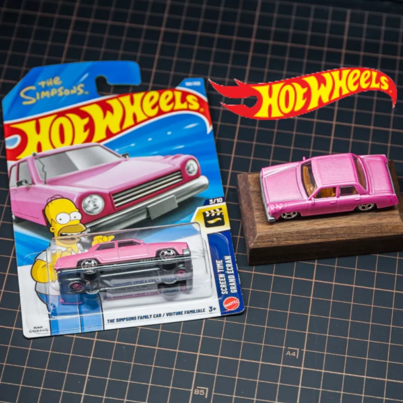 

Оригинальная коллекционная машинка Hot Wheels 2026 E 1/64 The Simpsons Family Car, розовая, из литого сплава, серия C4982, для мальчиков
