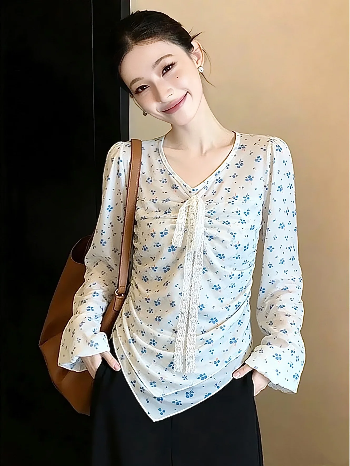 

Blue Lace Floral Print Loose Fit Top for plus Size Women Irregular Hem V Neck Long Sleeve Breathable Summer Fashion Casual Wear