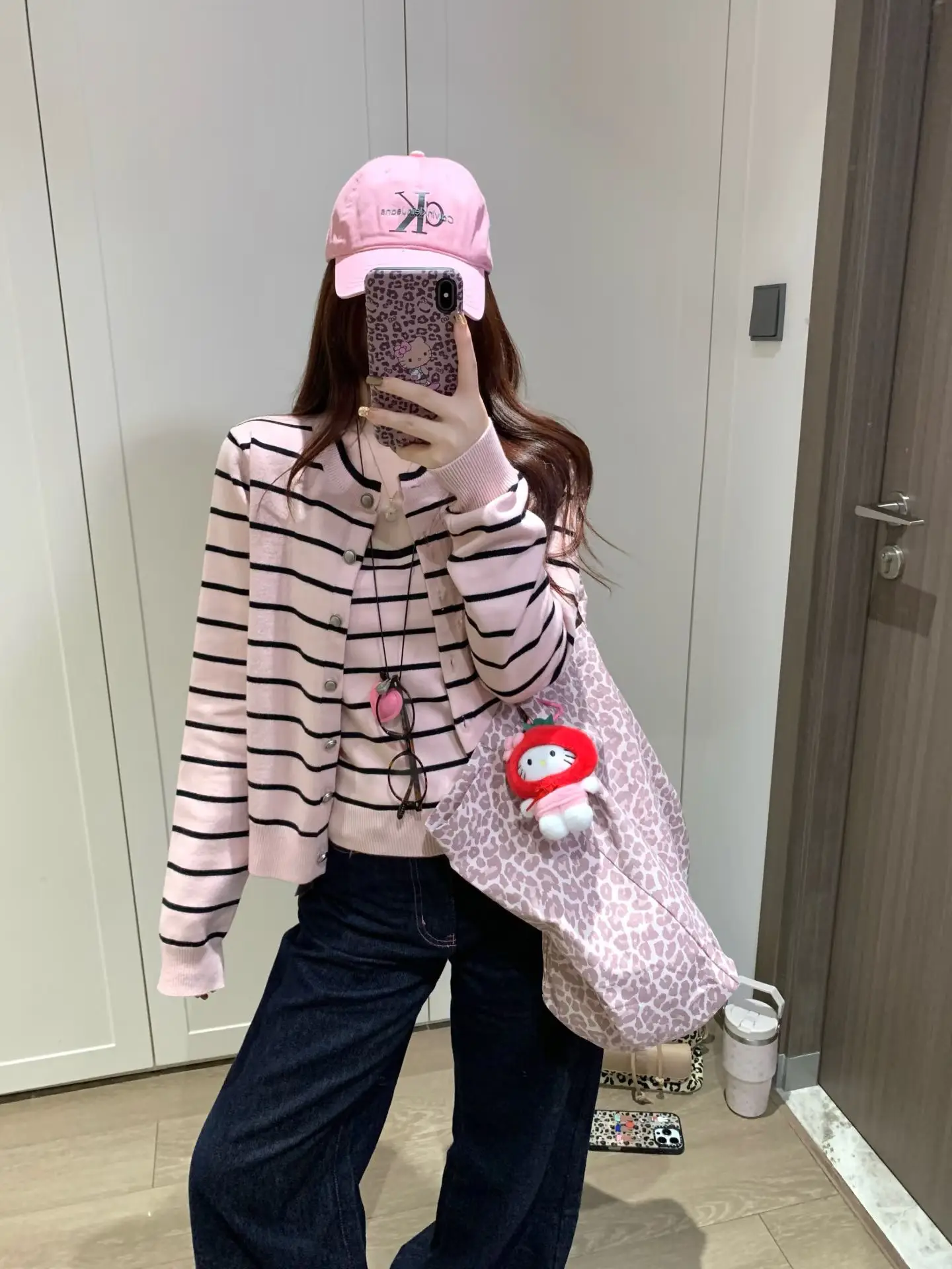 طقم كارديجان محبوك مخطط وردي للسيدات أوائل الخريف كوري Sle جميل طقم مكون من قطعتين من القطن الناعم طويل Sve مستدير...