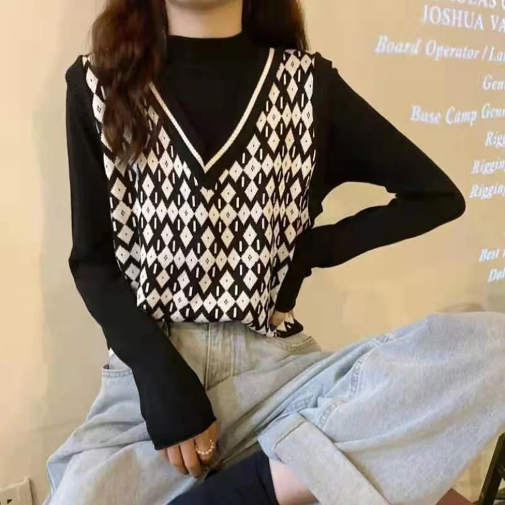 

2025 New Arrival Knitted Sleeveless Vest Top V-neck Contrasting Vest