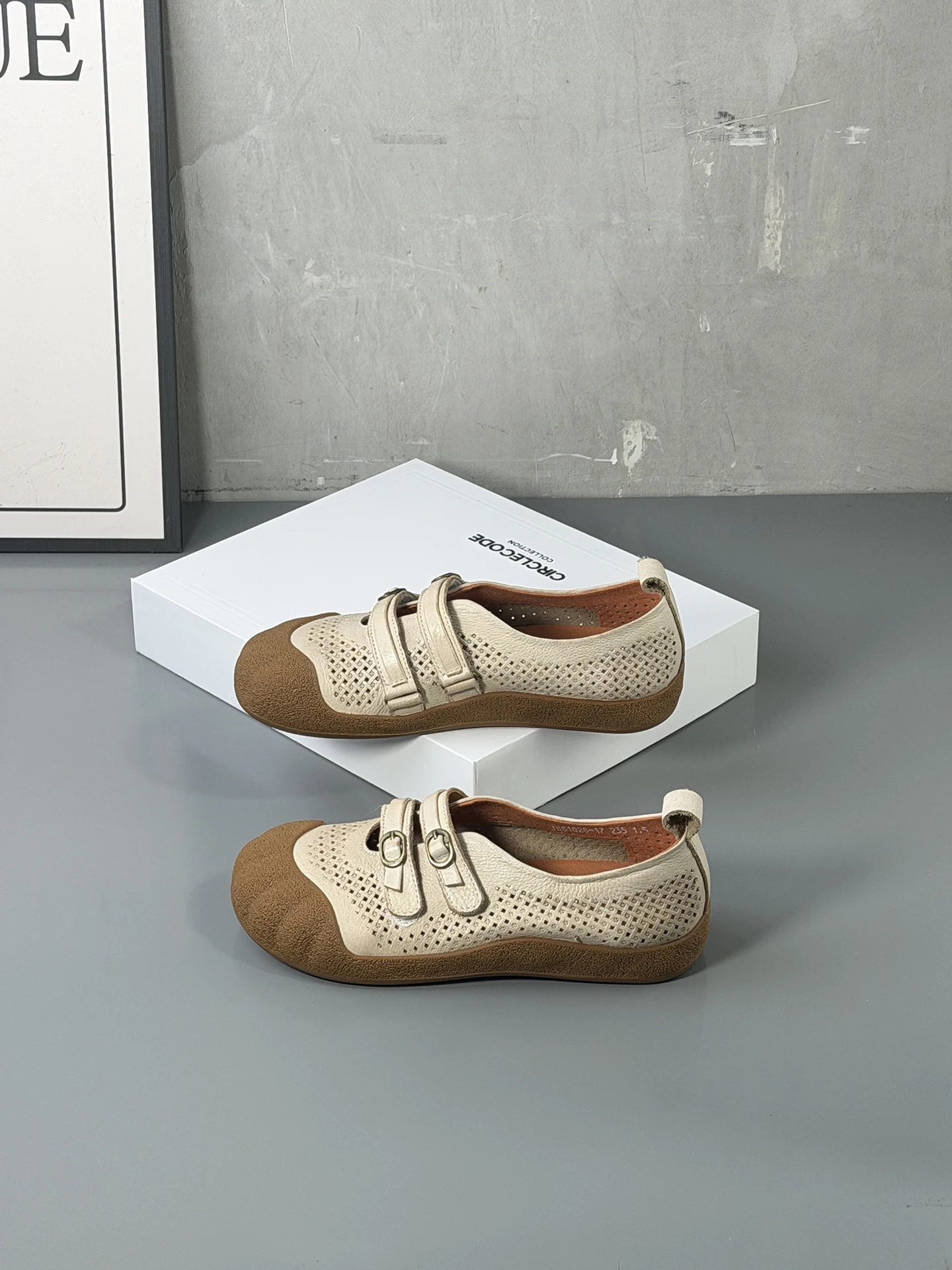 sandales-decontractees-en-cuir-ajoure-pour-femmes-respirantes-a-enfiler-a-semelle-plate-style-sabot-nouvelle-collection-ete-fabrication-chinoise