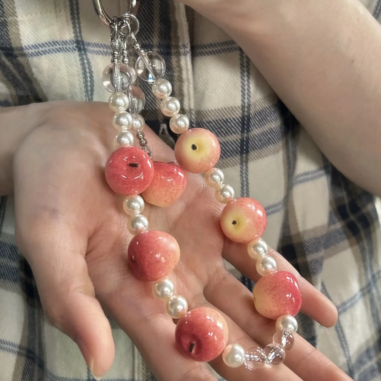 

Cute Apple Bead Phone Chain Lanyard Elegant Sweet Fruit Charm Wrist Strap Stylish Hanging Cord for Girls Daily Decor for Her