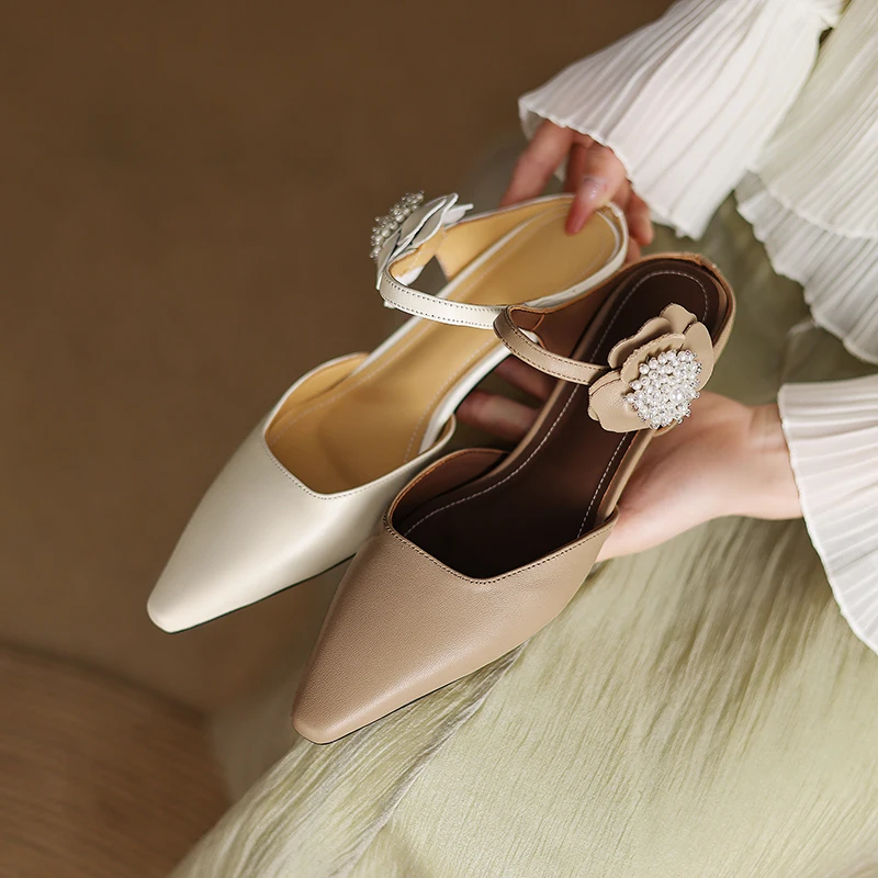 

Новинка 2023 года, летние женские сандалии из натуральной кожи, женская обувь из мягкой овчины 22-24,5 см, туфли-мюли с квадратным носком и жемчужным цветком, полутапочки