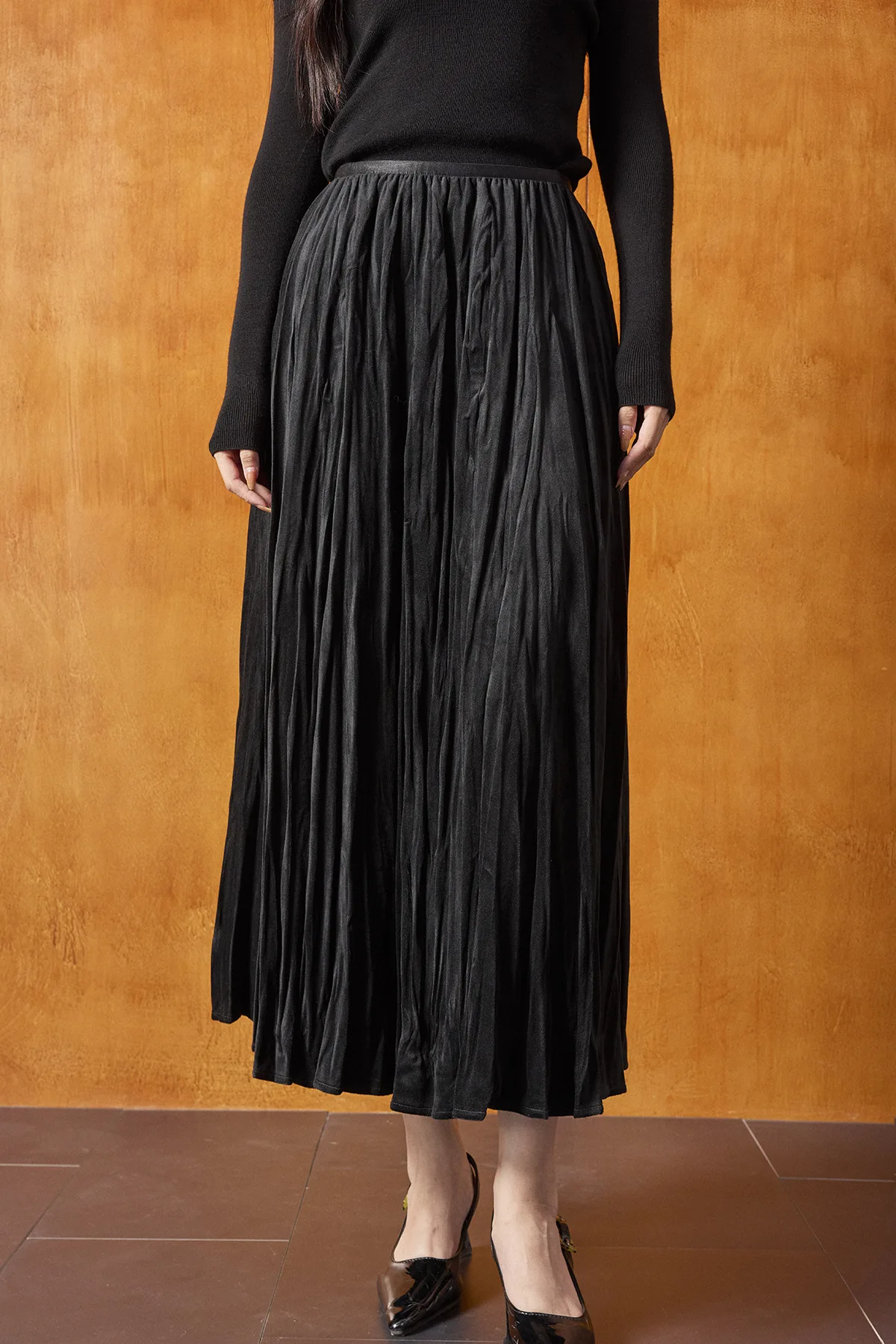 

Women's 2026 Autumn Winter New French Vintage Velvet Pleated High Waist Asymmetric Midi Skirt Elegant Versatile Style