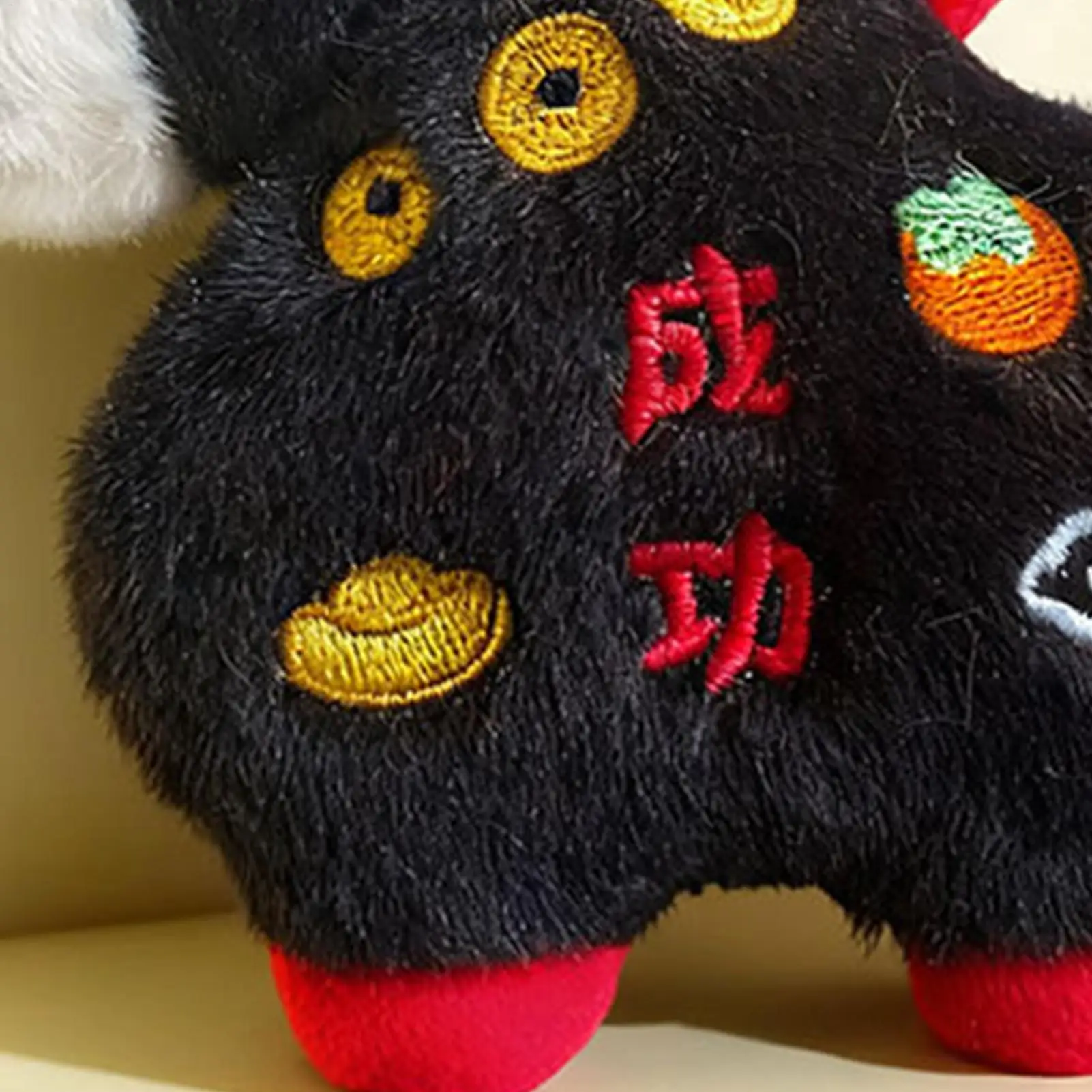 Pluszowy koń, zawieszka w stylu chińskim, breloczek z pluszowym zwierzątkiem w stylu chińskim ze smyczą na Boże Narodzenie, Nowy Rok, Wiosnę