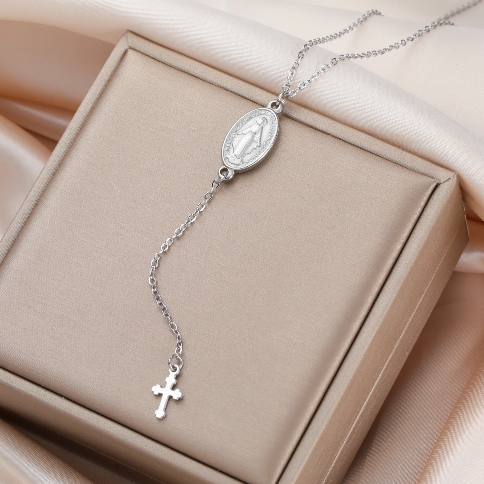 LIKGREAT مريم العذراء لاعب قلادة الصليب سحر للنساء الفولاذ المقاوم للصدأ سترة سلسلة الدينية الكاثوليكية تميمة المجوهرات هدية