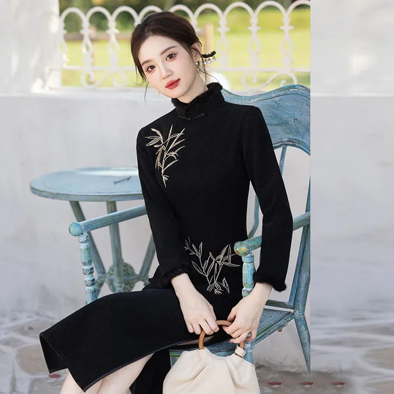 

Толстое зимнее черное китайское длинное стильное улучшенное платье Cheongsam с вышивкой, новинка 2024, женское платье Ципао в стиле ретро с длинными рукавами в молодежном стиле