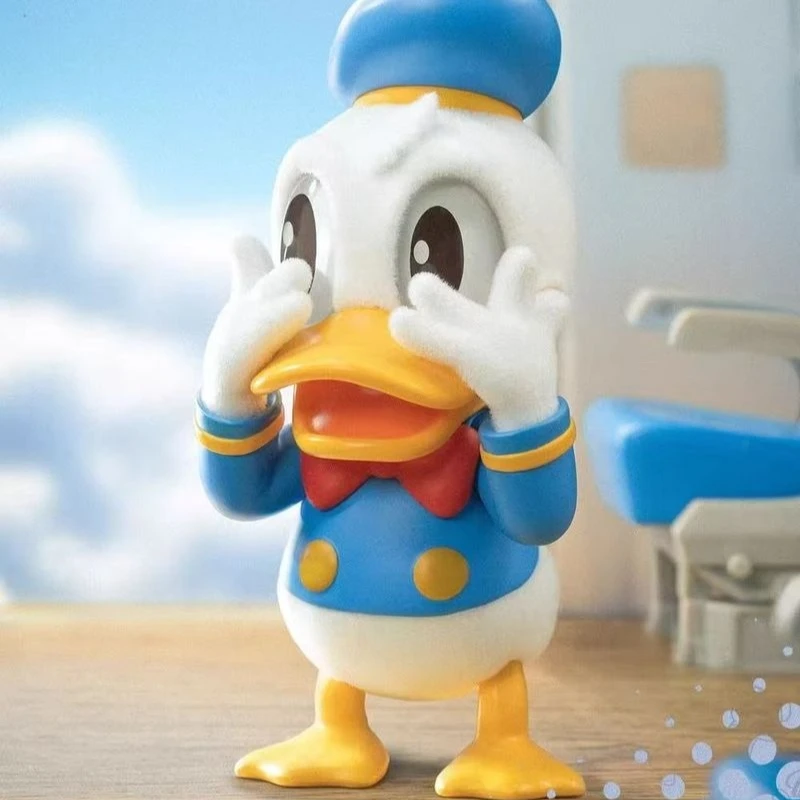 Disney Donald Duck Club série mystérieuse boîte aveugle voiture bureau figurine article décoratif une femme apaisante jouets en peluche cadeau