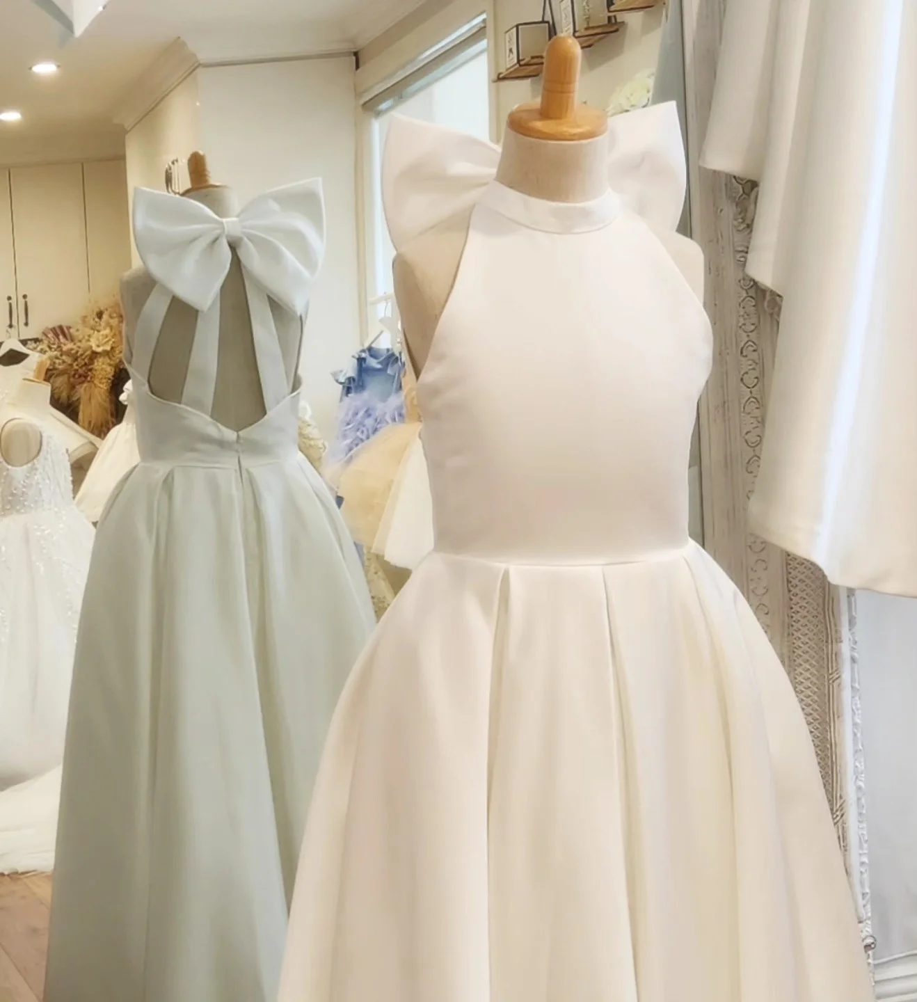 Luxury White Satin Halter Flower Girl Dress Big Back Bow A Line Kids First Communion Wedding Pageant Formal Long Princess Gown