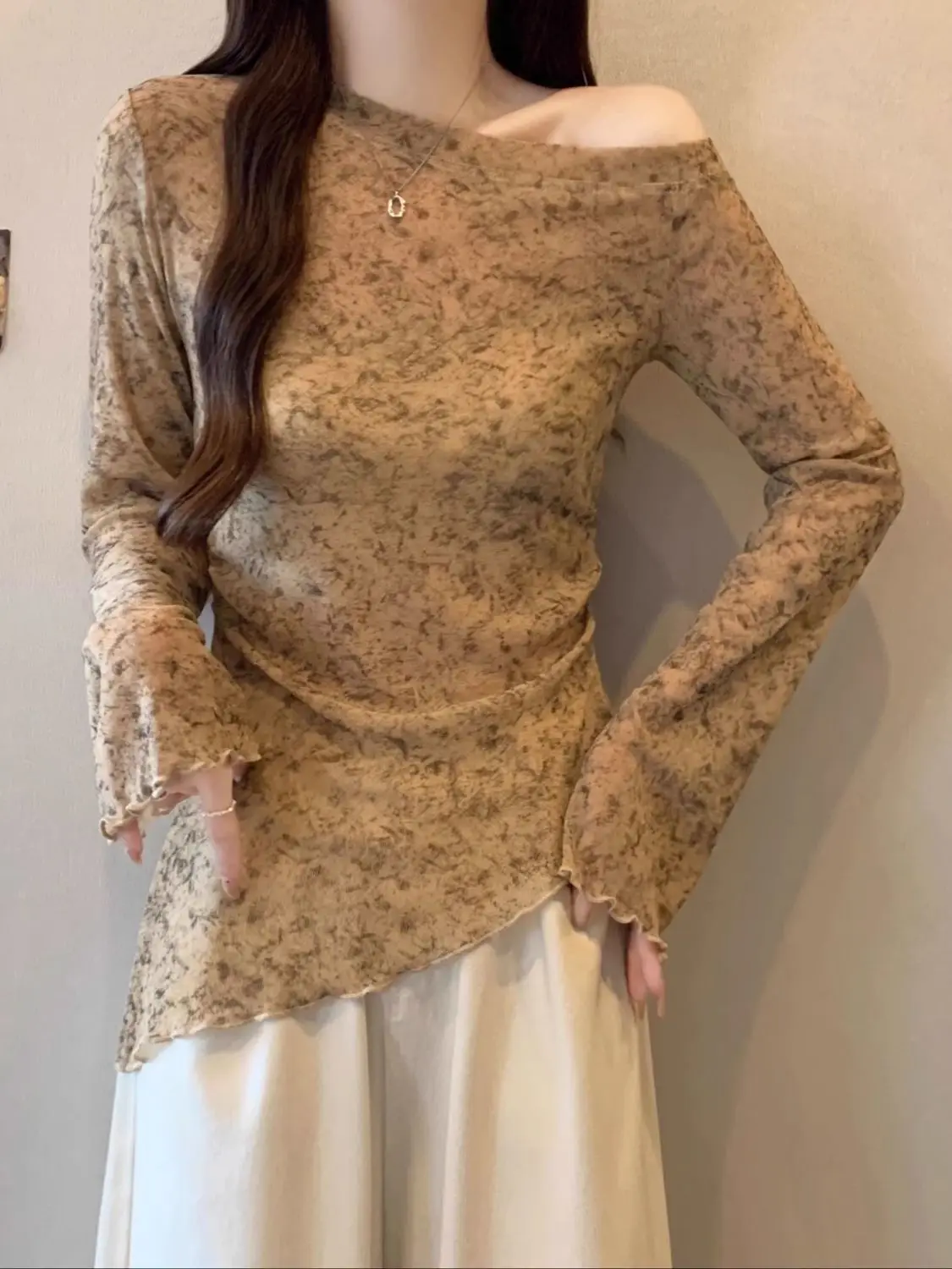 

2025 Autumn New Elegant Diagonal Shoulder Long-sleeved Mesh Top Women's Irregular Blouse T-shirt Women's Clothes