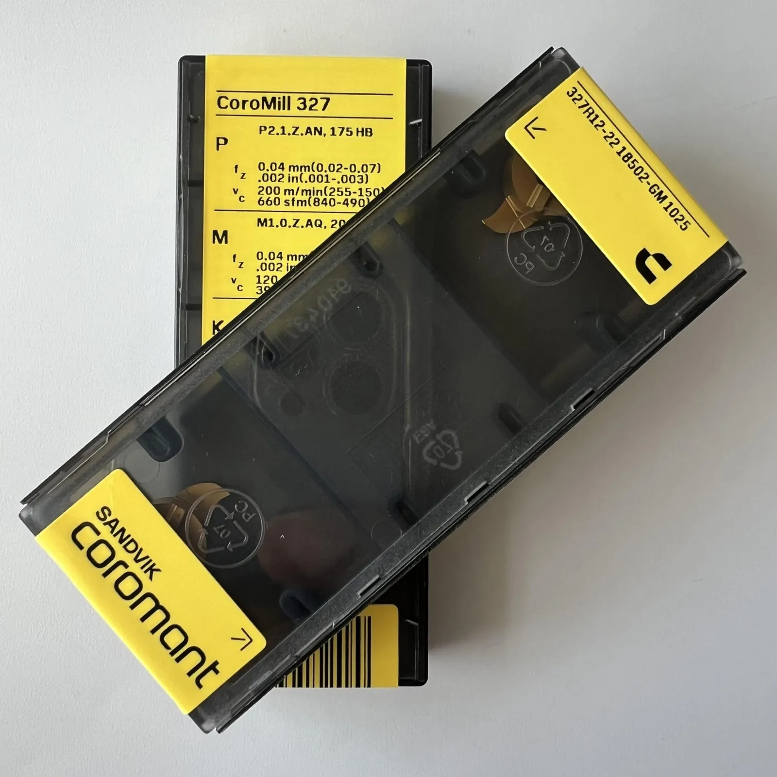 

SANDVIK / 327R12-2218502-GM 1025 / Original Swedish hard alloy blade 2 Pcs